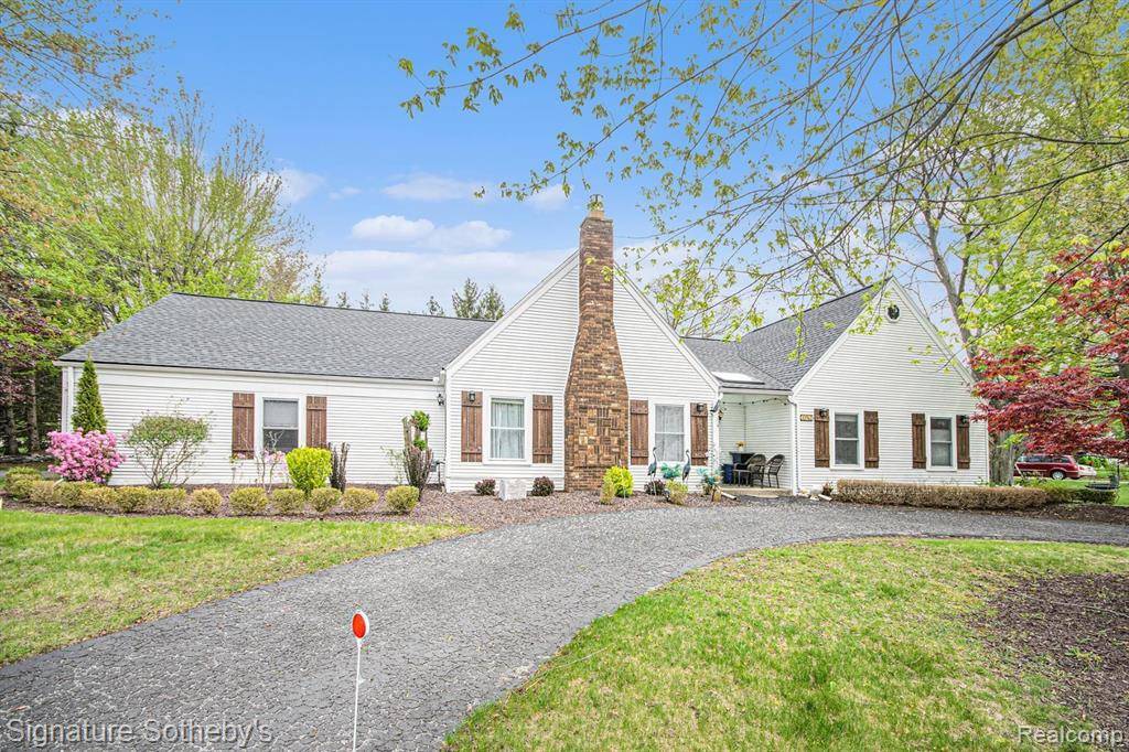 Farmington Hills, MI 48331,33742 OAK POINT Circle