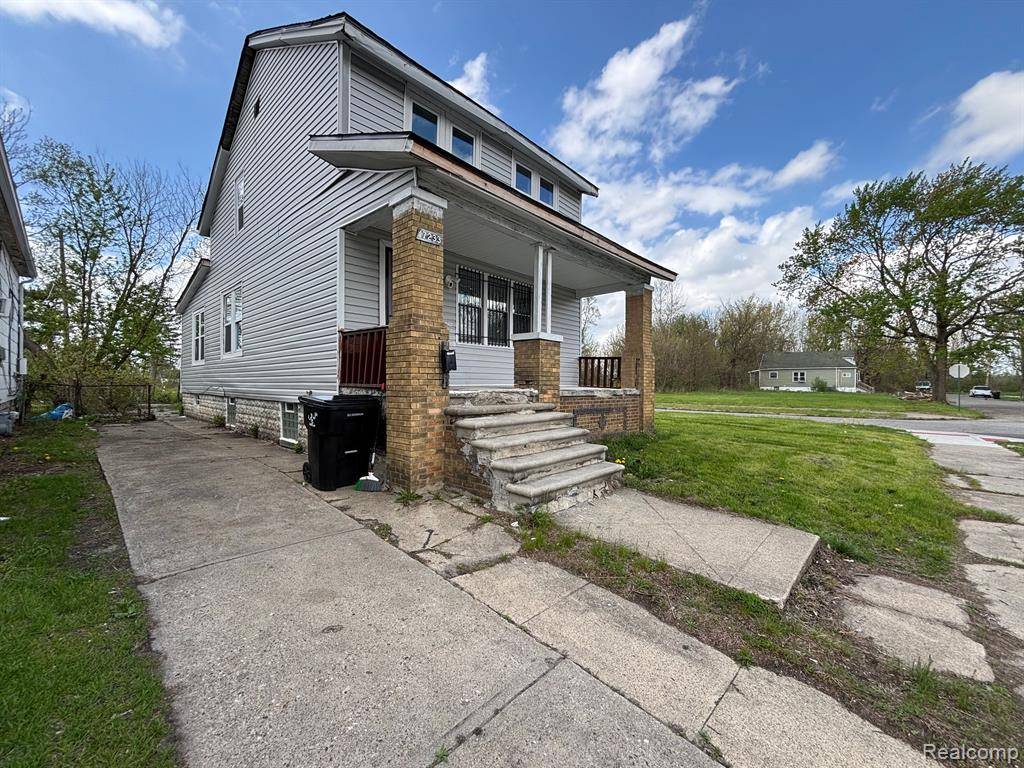 Detroit, MI 48212,17233 FENELON Street