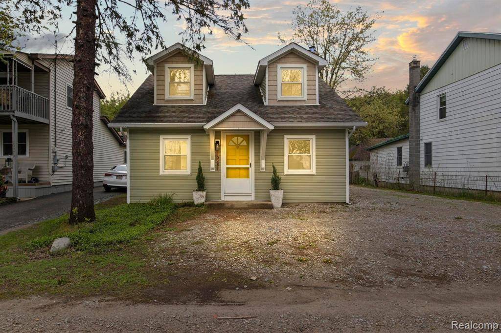 Green Oak Twp, MI 48189,10281 GROVE Drive