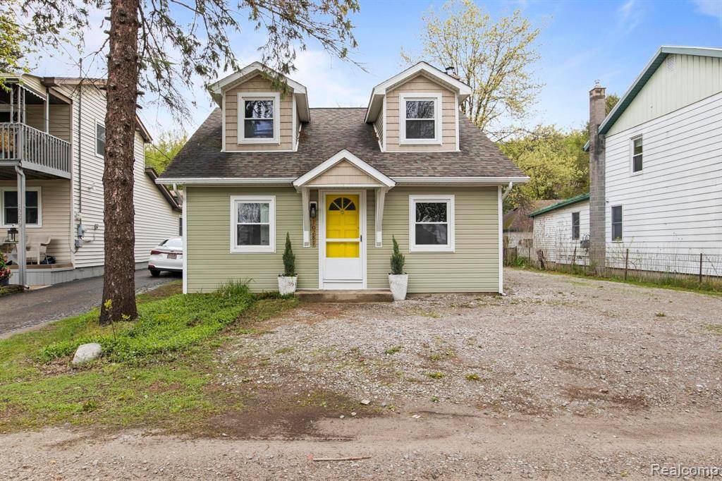 Green Oak Twp, MI 48189,10281 GROVE Drive