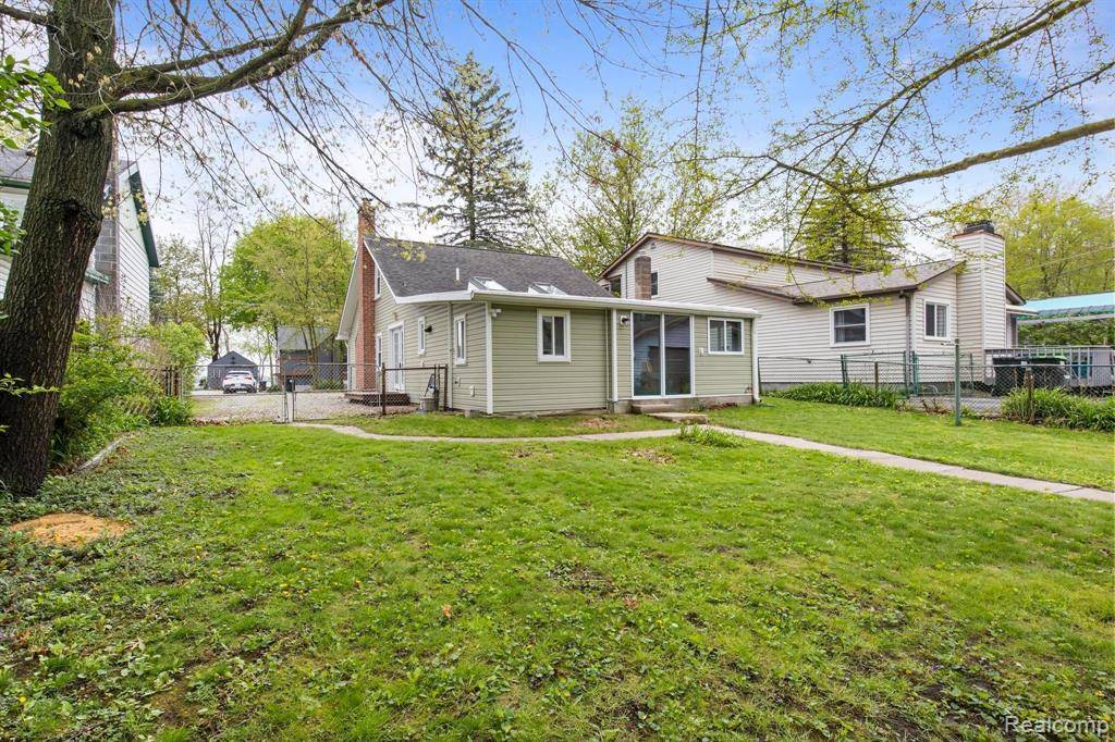 Green Oak Twp, MI 48189,10281 GROVE  Drive