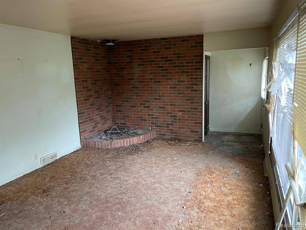 Independence Twp, MI 48348,9550 Colgate Avenue