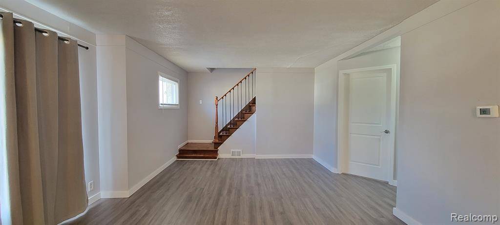 Madison Heights, MI 48071,568 E DALLAS Avenue