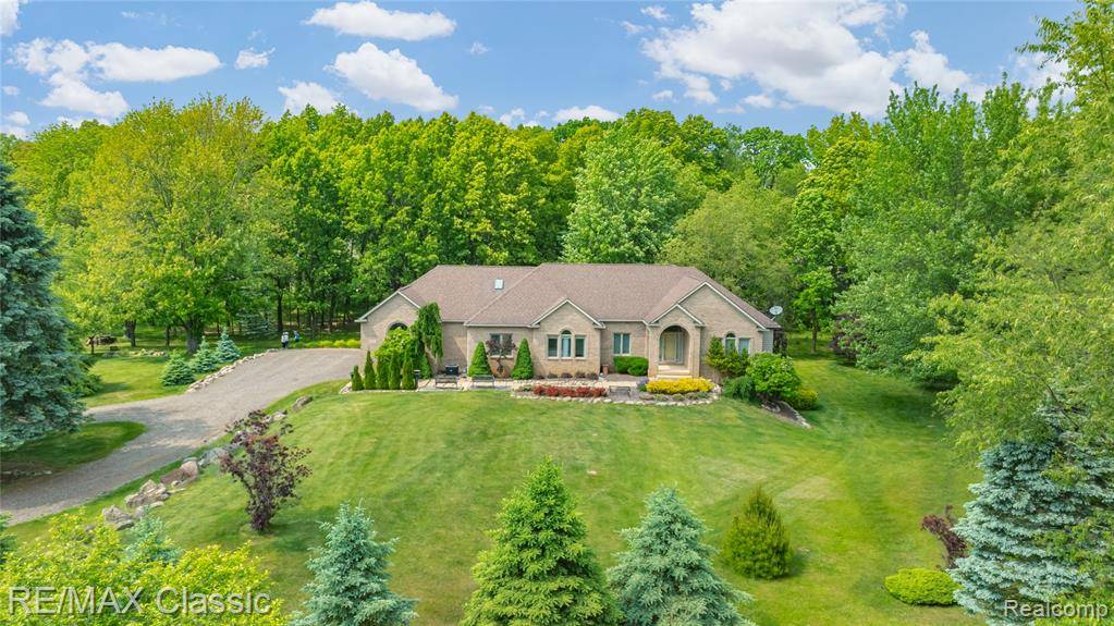 Milford Twp, MI 48381,946 ADAMS Road