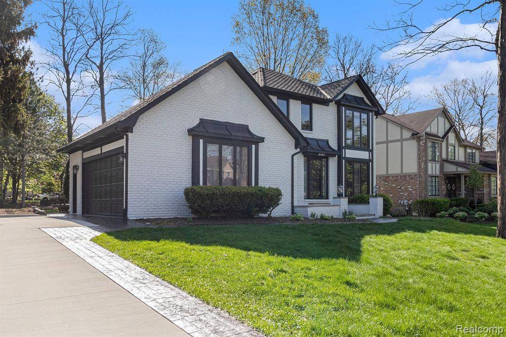 Rochester Hills, MI 48309,2087 Hickory Leaf Drive