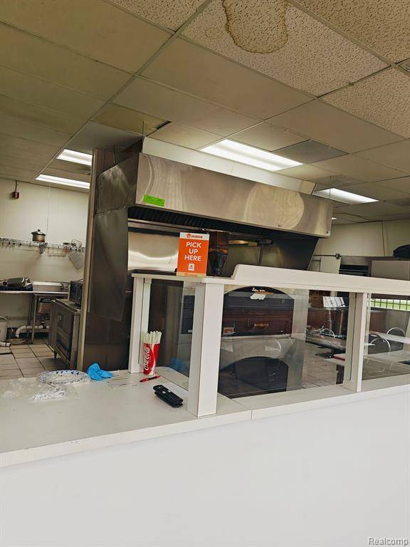 Warren, MI 48091,3123 E 8 MILE Road