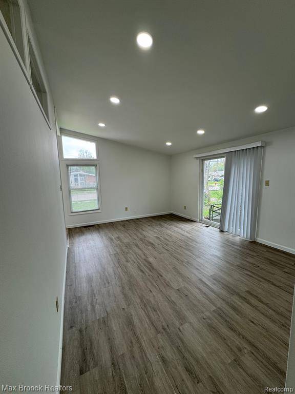 Southfield, MI 48076,29234 FAIRFAX Street