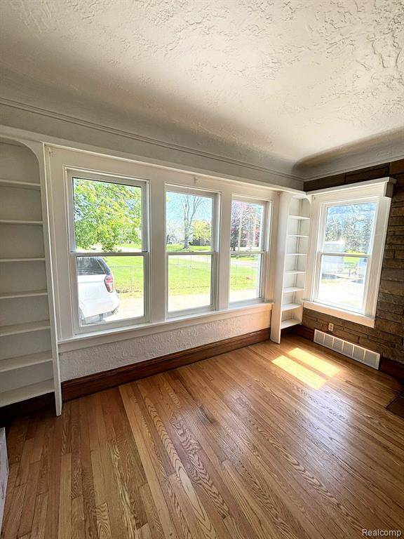 Flint Twp, MI 48507,1040 RONALD Street