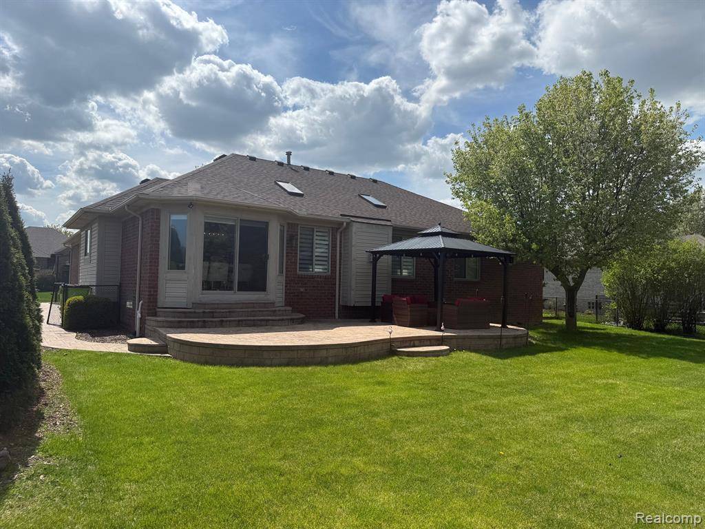 Macomb Twp, MI 48044,22597 BRANTINGHAM Road