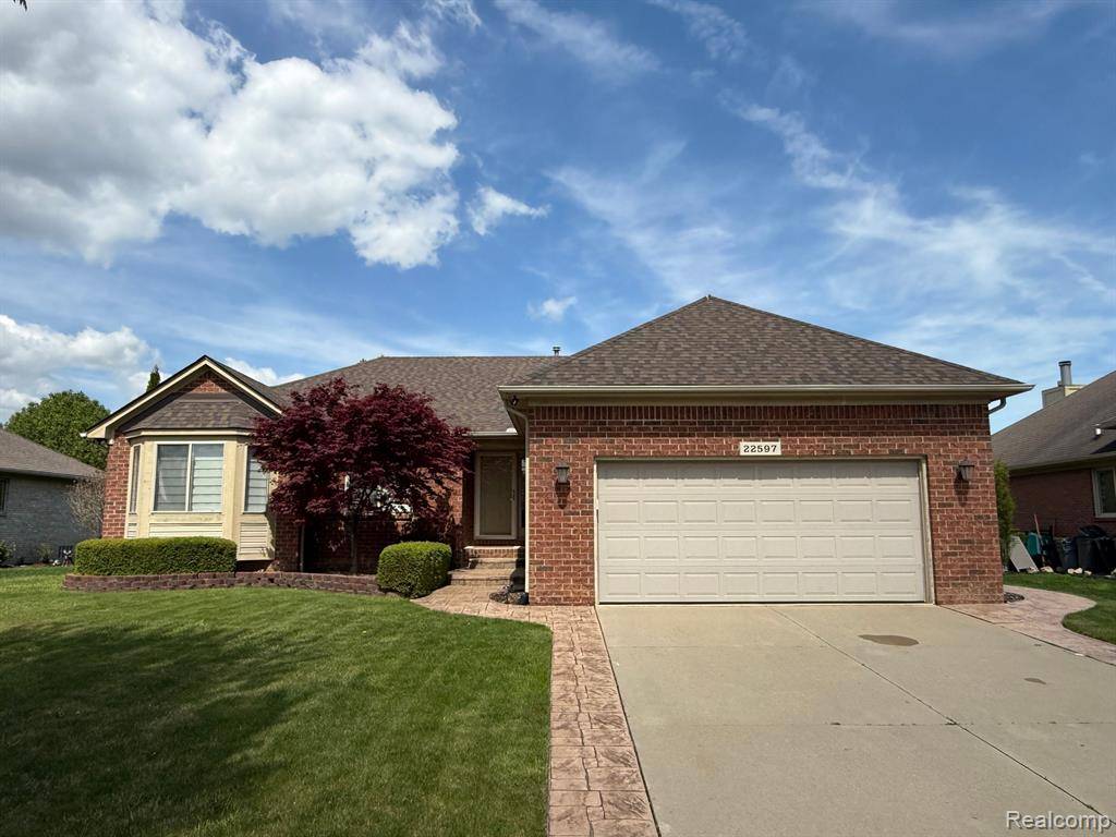 Macomb Twp, MI 48044,22597 BRANTINGHAM Road