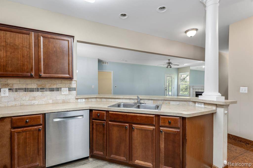 Clinton Twp, MI 48038,44264 PRINCETON Drive