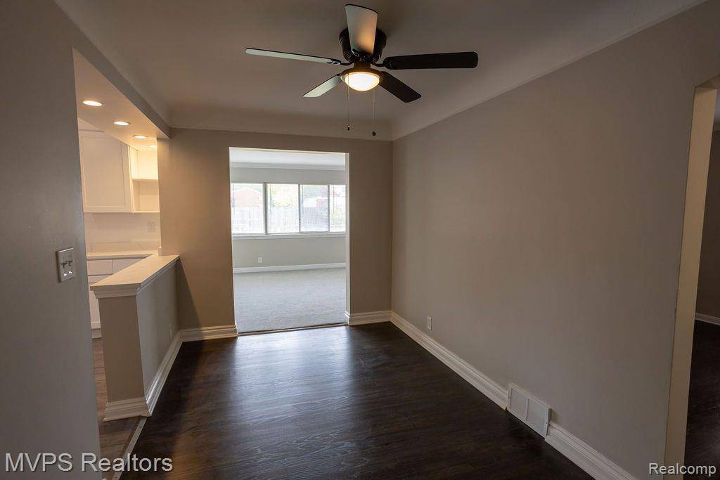 Harper Woods, MI 48225,20914 WOODMONT Street