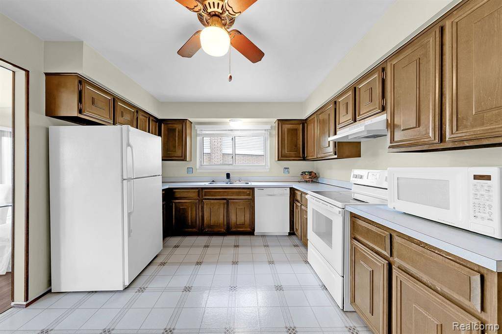 Clinton Twp, MI 48038,15690 Grainger Drive