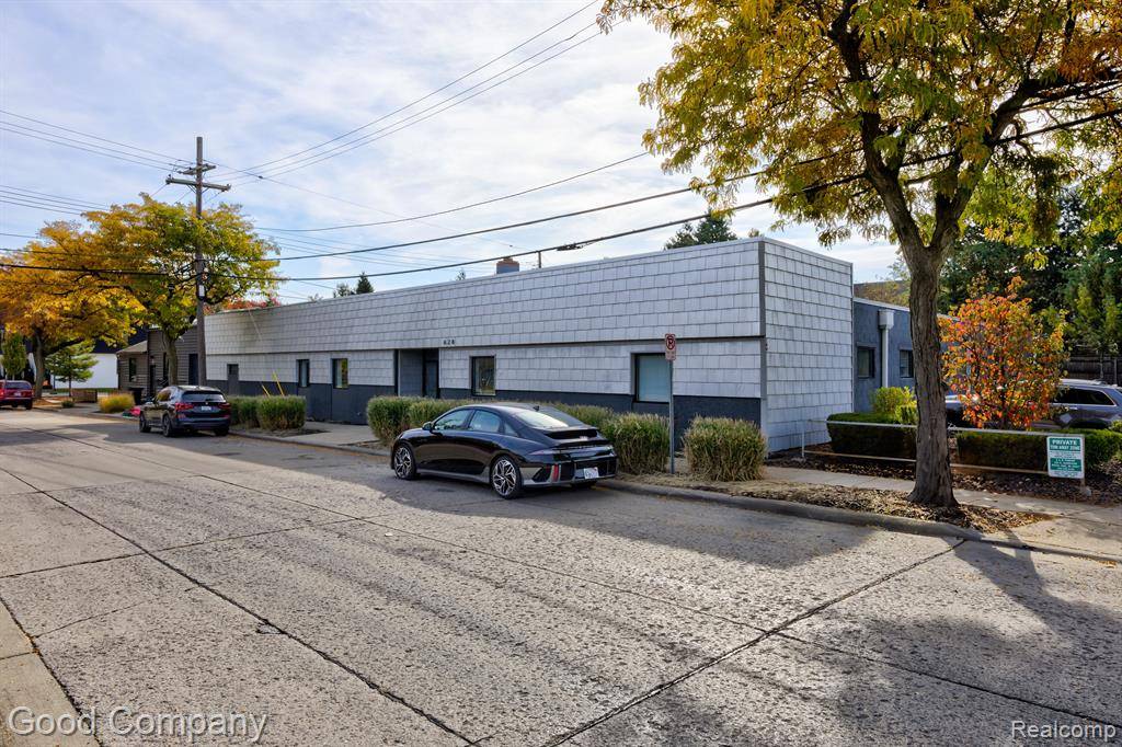 Royal Oak, MI 48067,628 E PARENT Avenue 202