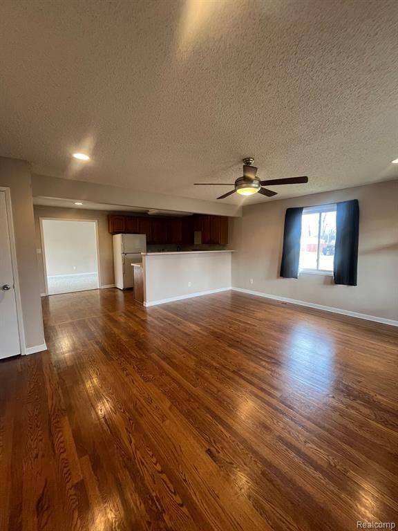 Westland, MI 48185,31124 WINDSOR Street