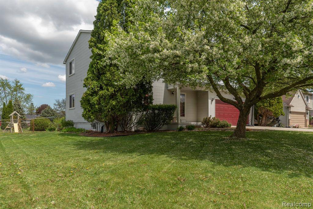Northfield Twp, MI 48189,364 N POINTE Drive