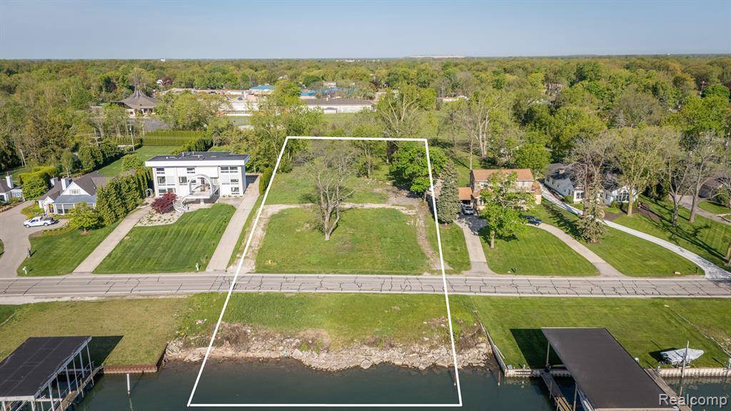 Grosse Ile Twp, MI 48138,21604 E RIVER Road