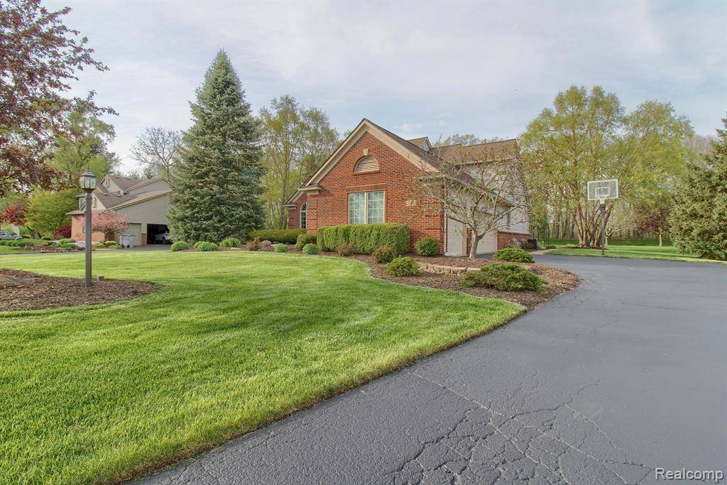 Lyon Twp, MI 48178,21979 N LYON Trail