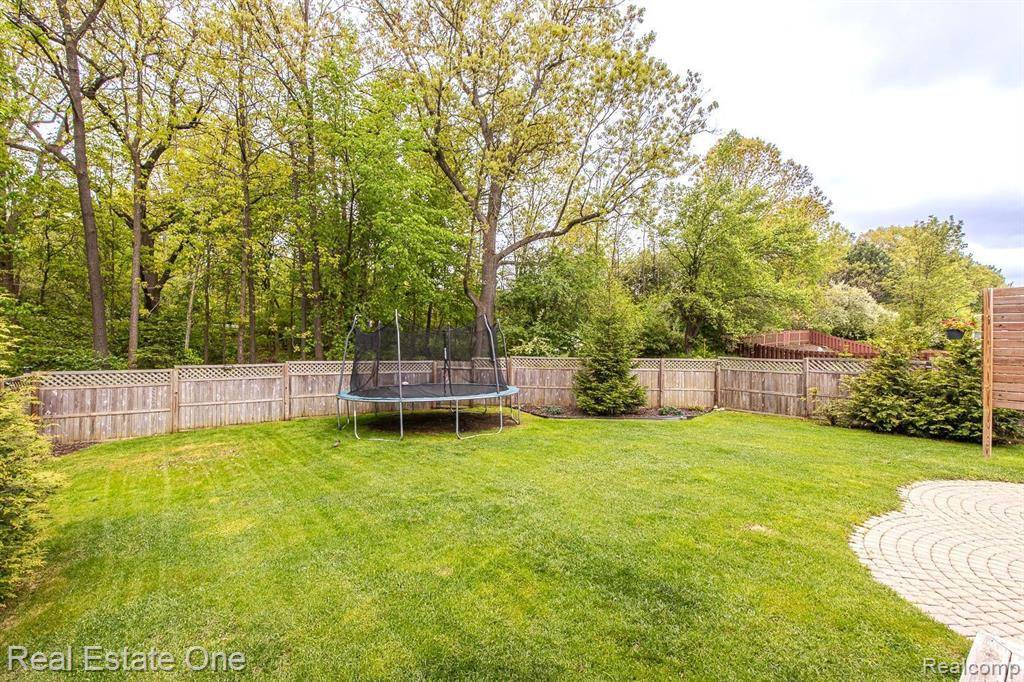 Orion Twp, MI 48360,74 Eagle Ridge Road