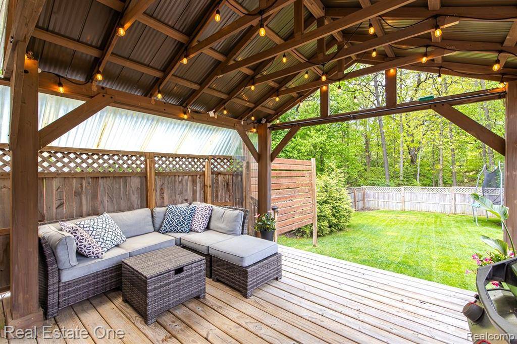 Orion Twp, MI 48360,74 Eagle Ridge Road