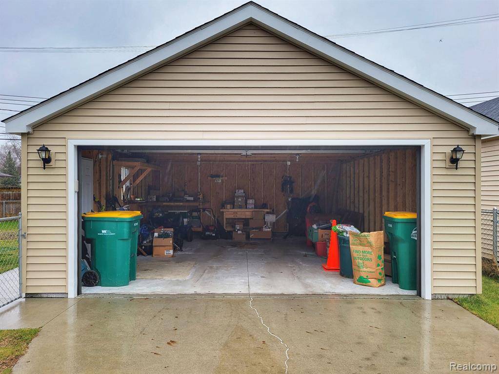 Ypsilanti Twp, MI 48198,936 Davis