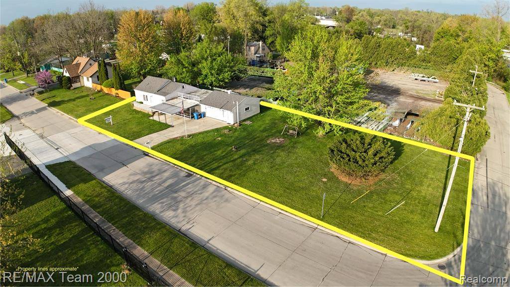 Dearborn Heights, MI 48125,5526 SYLVIA Street