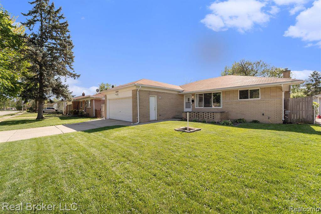 Warren, MI 48089,24289 PINGREE Avenue