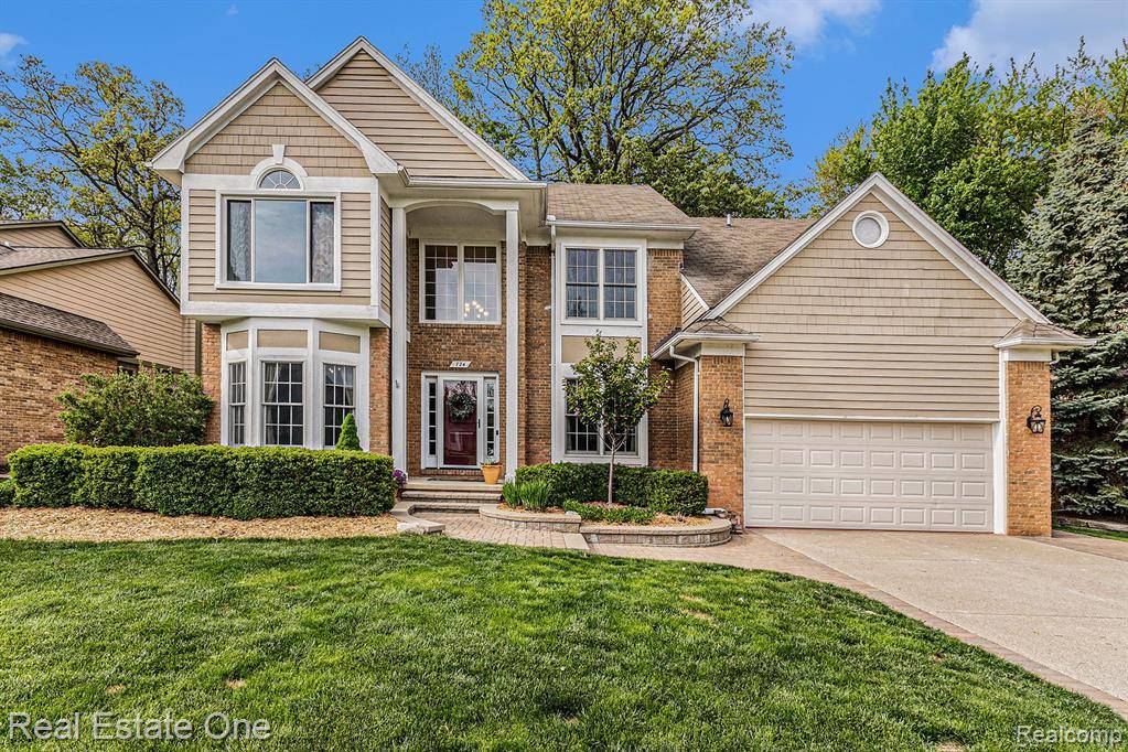Rochester Hills, MI 48307,724 WOODFIELD Way