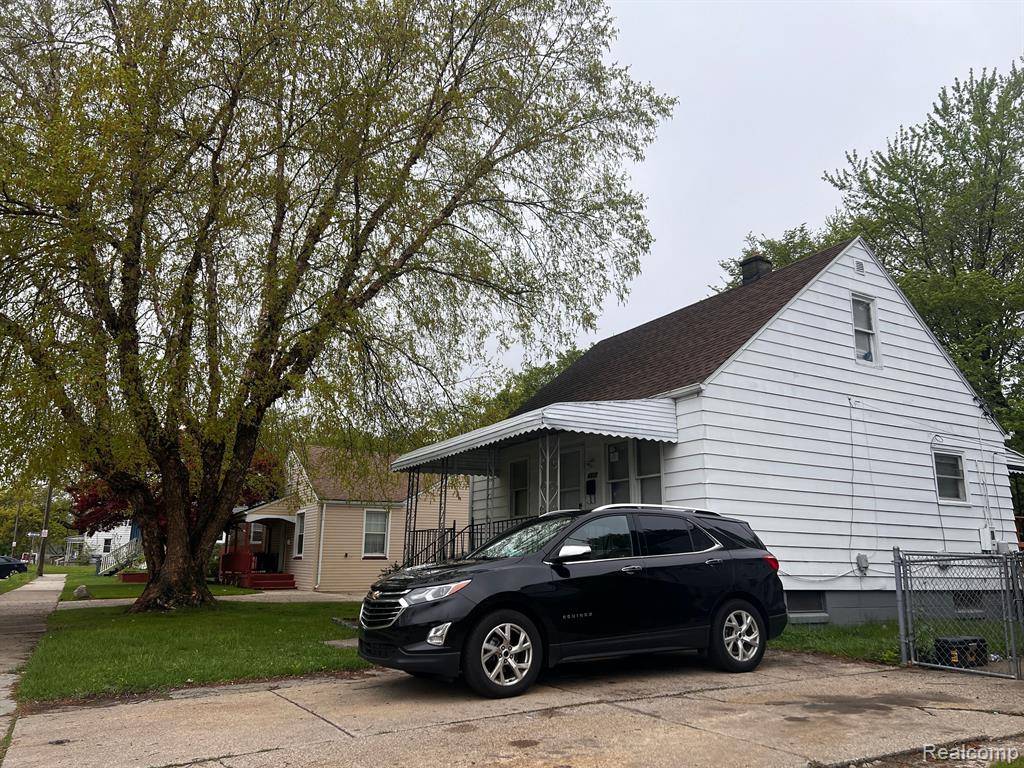 Warren, MI 48089,8431 RIVARD Avenue