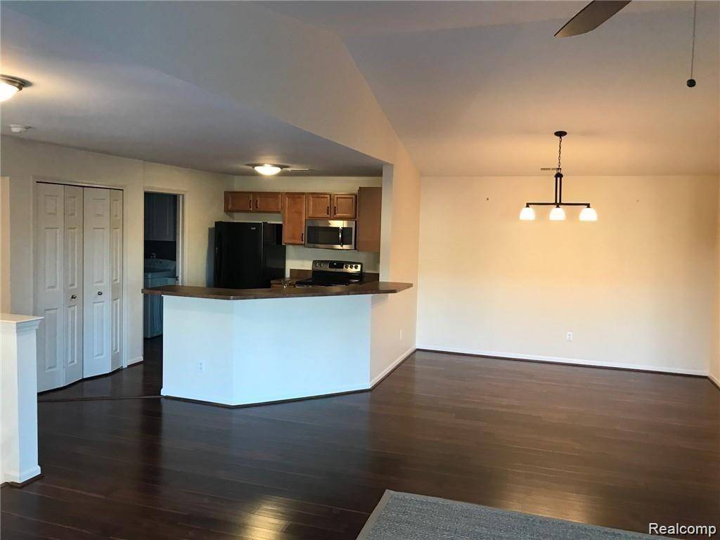 Commerce Twp, MI 48390,27208 CHESAPEAKE Circle