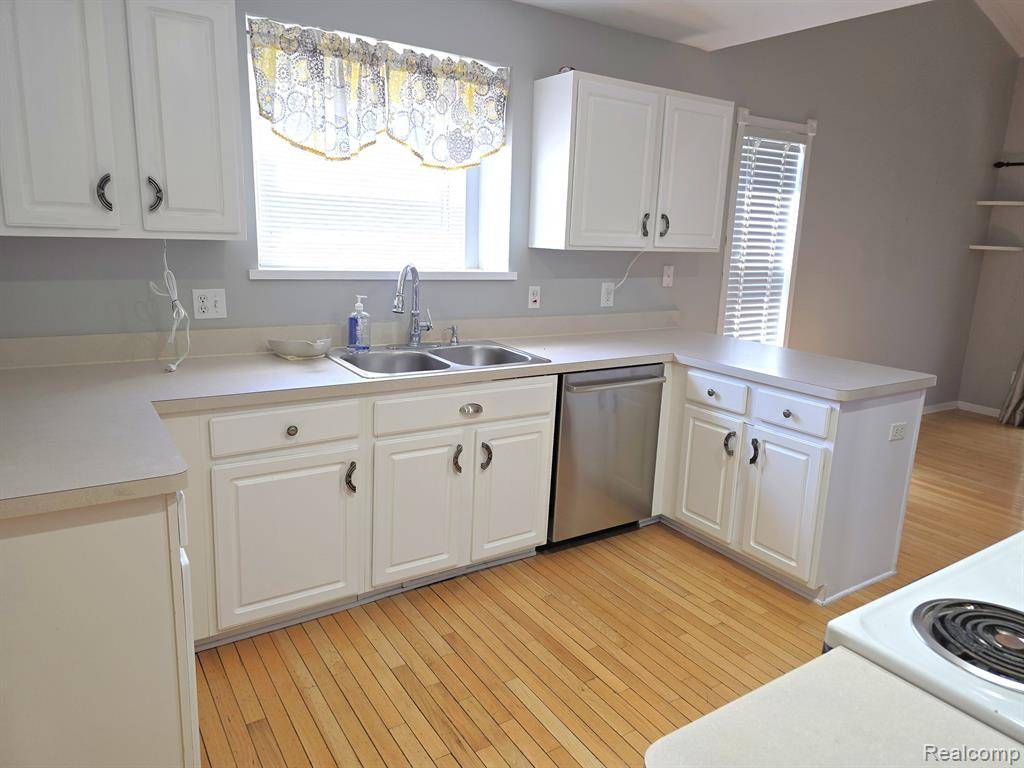 Clinton Twp, MI 48038,42341 PARK RIDGE  Way