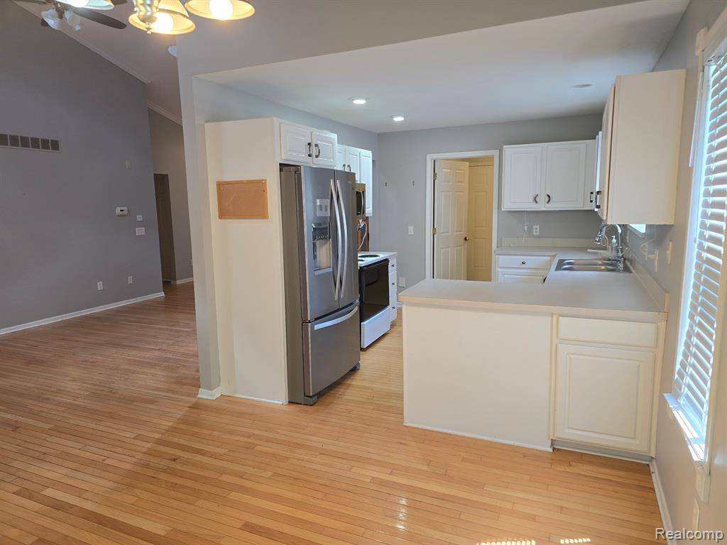 Clinton Twp, MI 48038,42341 PARK RIDGE  Way