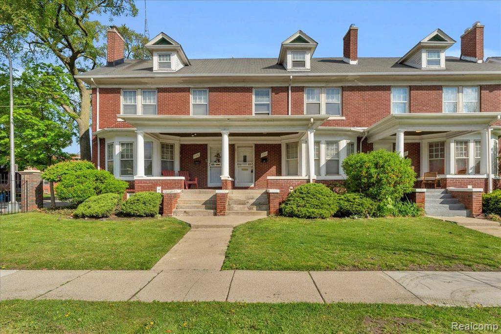 Detroit, MI 48202,756 Delaware Street 27