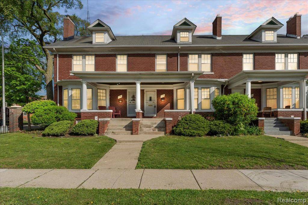 Detroit, MI 48202,756 Delaware Street 27