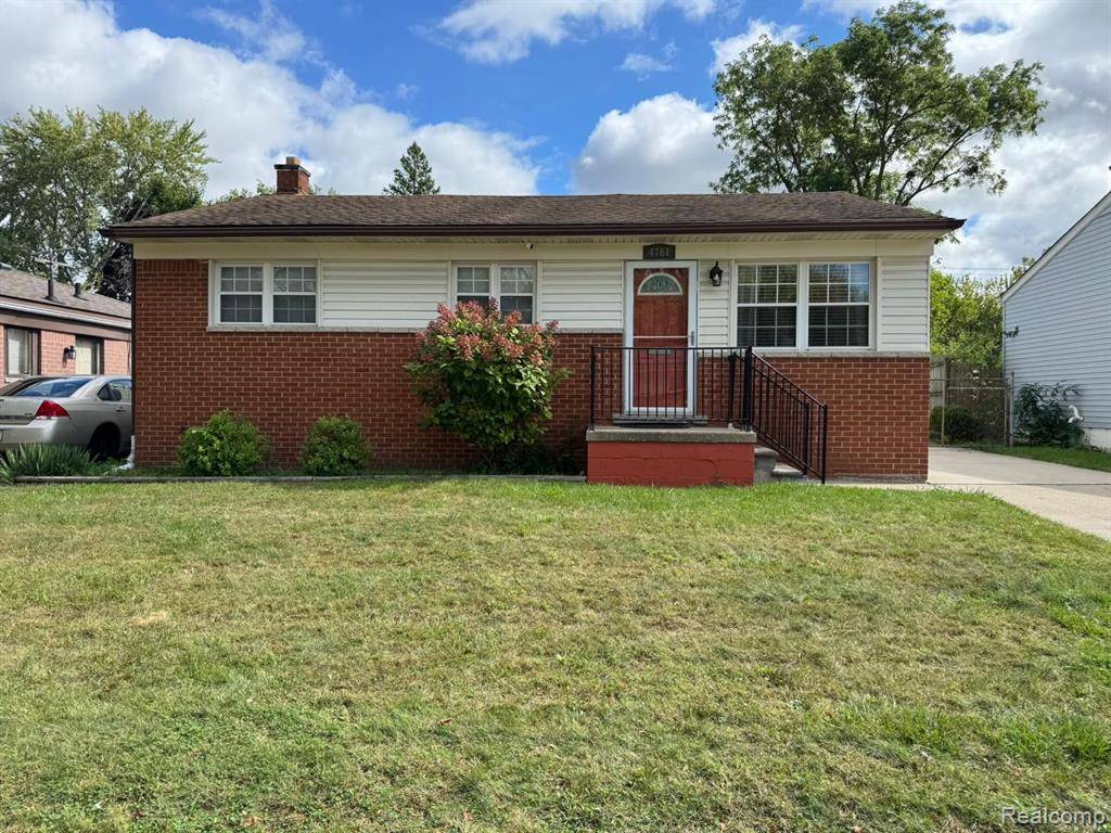 Dearborn Heights, MI 48125,4761 GLENIS Street