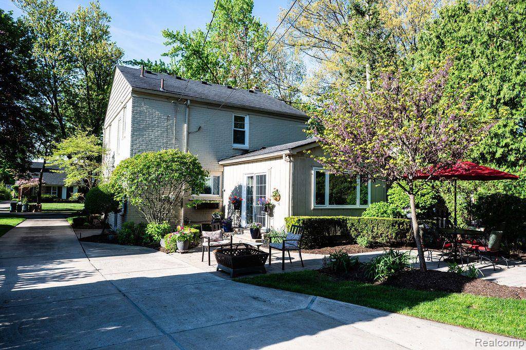 Beverly Hills Vlg, MI 48025,16260 LOCHERBIE Avenue