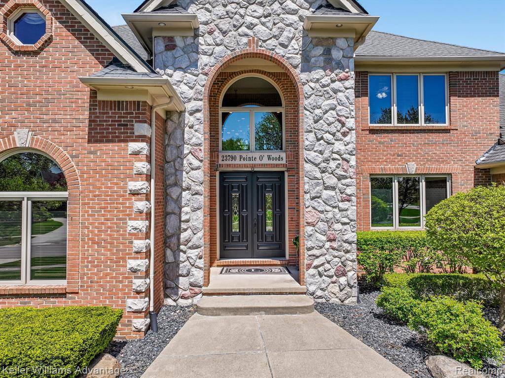 Lyon Twp, MI 48178,23790 Point O Woods Court