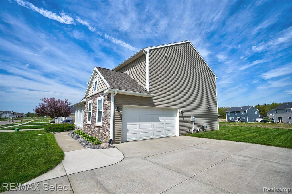 Grand Blanc Twp, MI 48439,7051 WILDFLOWER