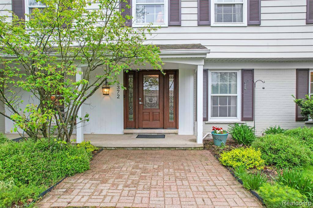 Bloomfield Twp, MI 48302,5372  Forest Way