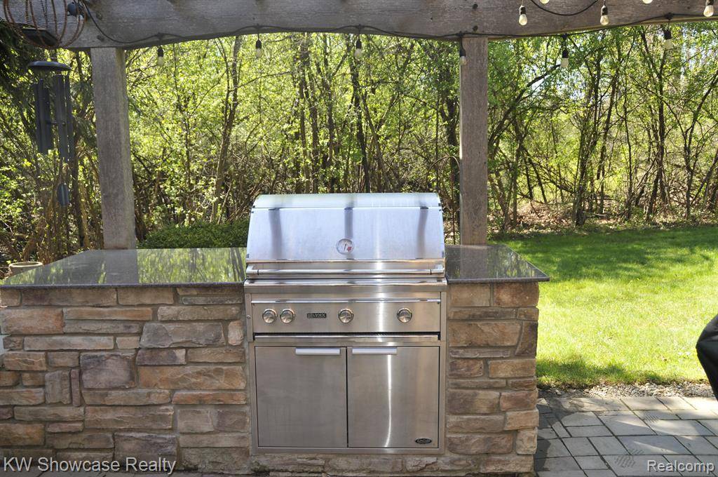 Bloomfield Twp, MI 48302,320 N BERKSHIRE Road