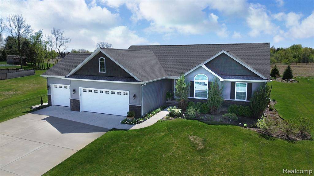 Goodrich Vlg, MI 48438,9466 HERITAGE