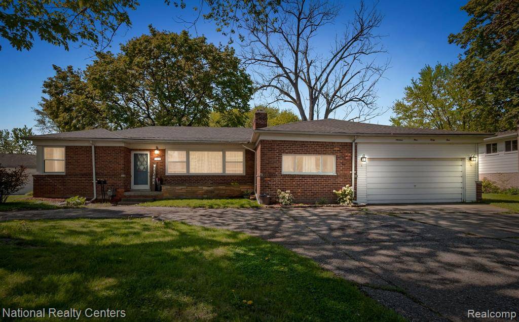 Harper Woods, MI 48225,19434 EASTWOOD Drive