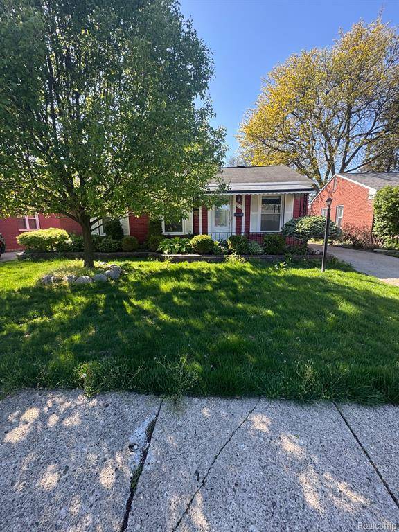 Dearborn, MI 48124,2052 BYRD Street