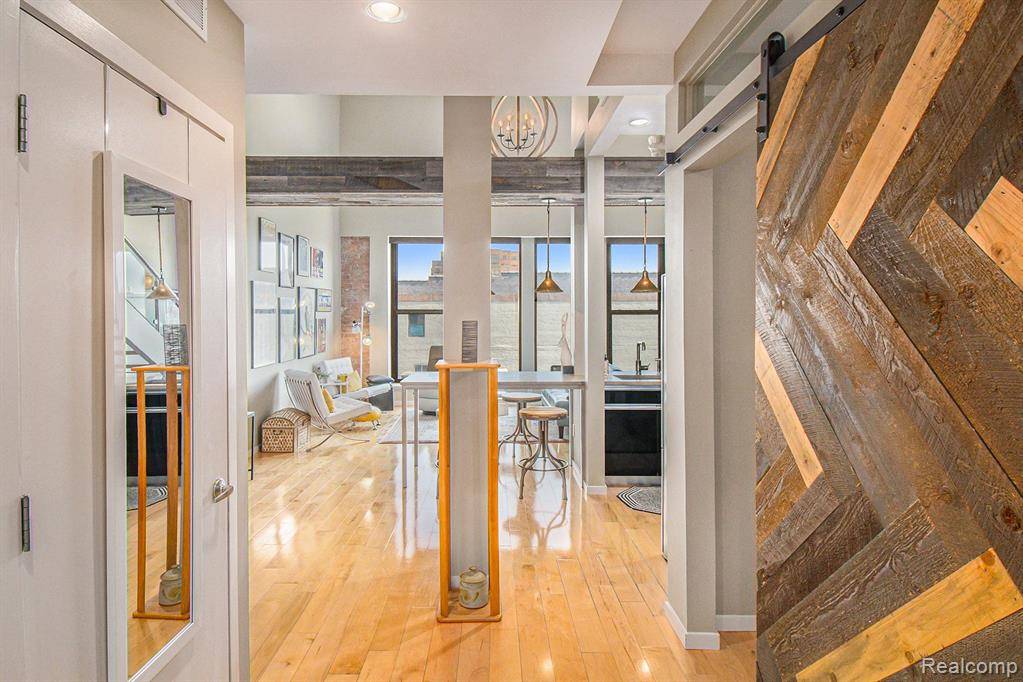 Ann Arbor, MI 48104,101 W Liberty Street 320