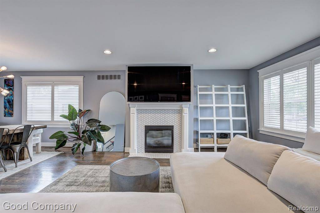 Berkley, MI 48072,995 CAMBRIDGE Road