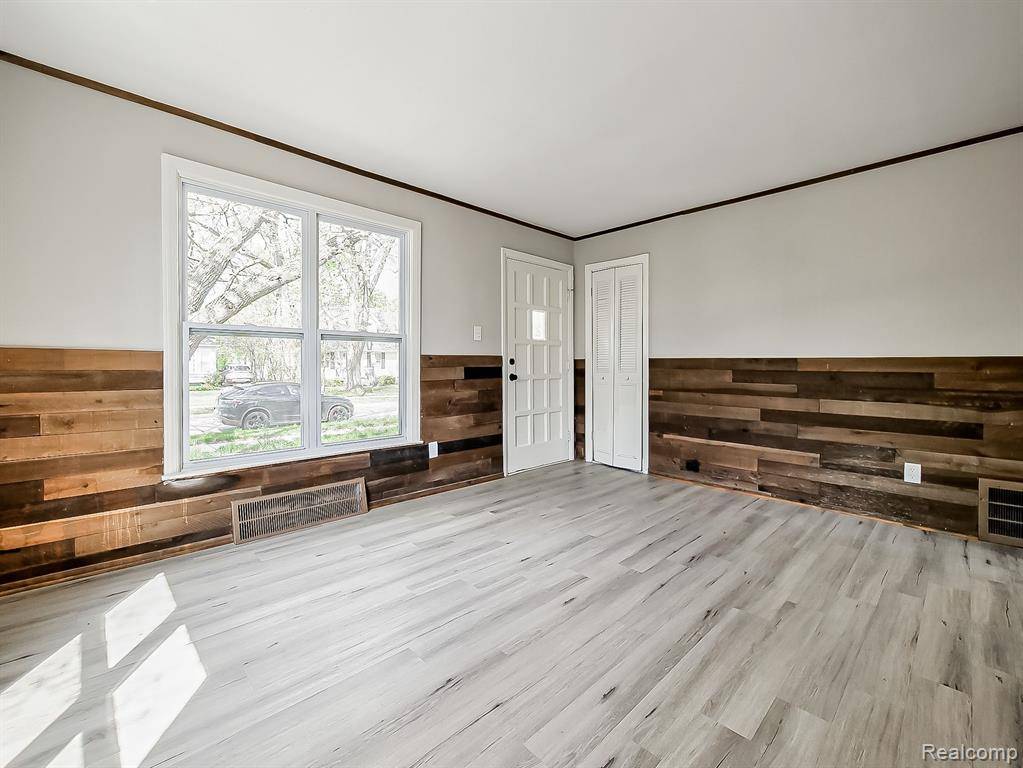 Oak Park, MI 48237,23410 MANISTEE Street
