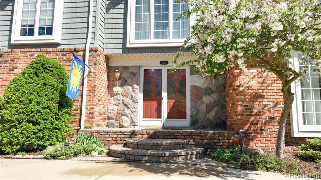 Rochester Hills, MI 48309,1382 SPRINGWOOD Lane