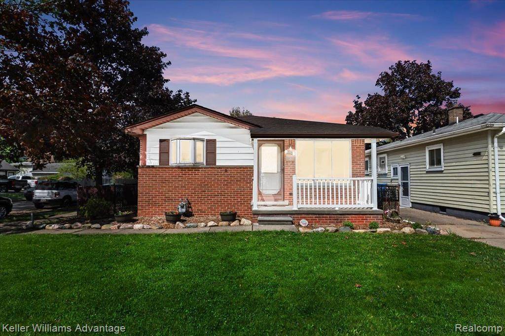 Dearborn Heights, MI 48125,4050 MAYFAIR Street