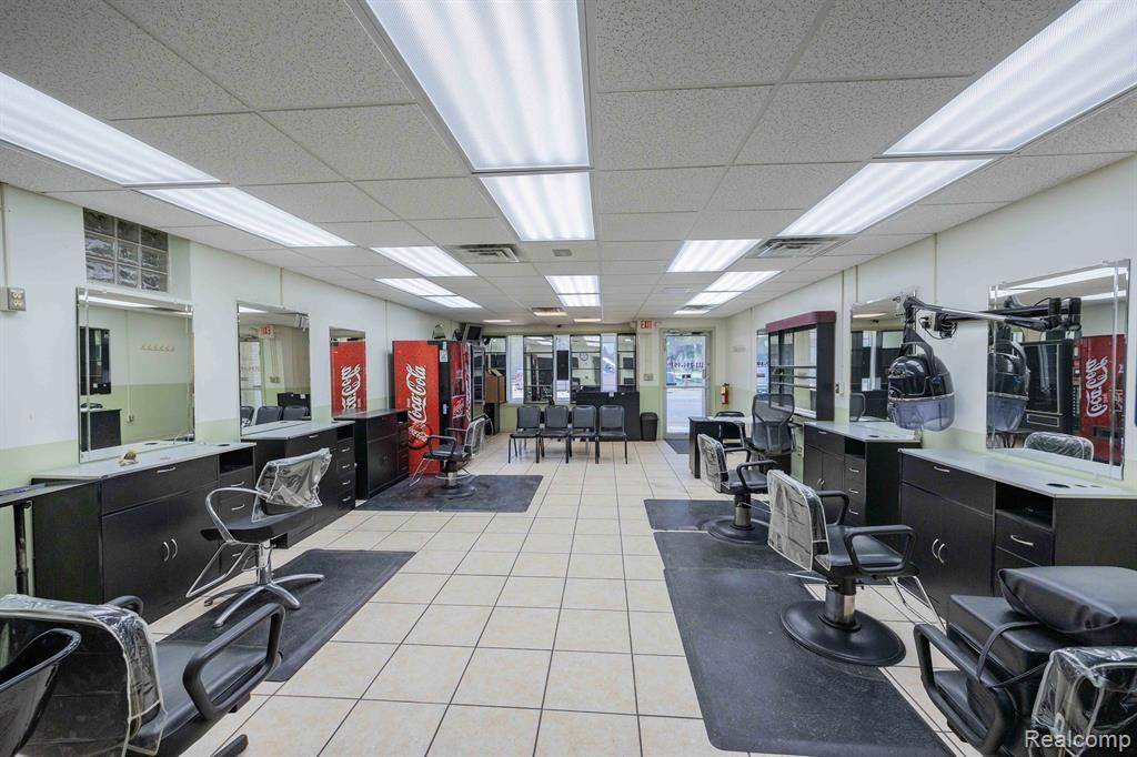 Melvindale, MI 48122,18643 ALLEN Road