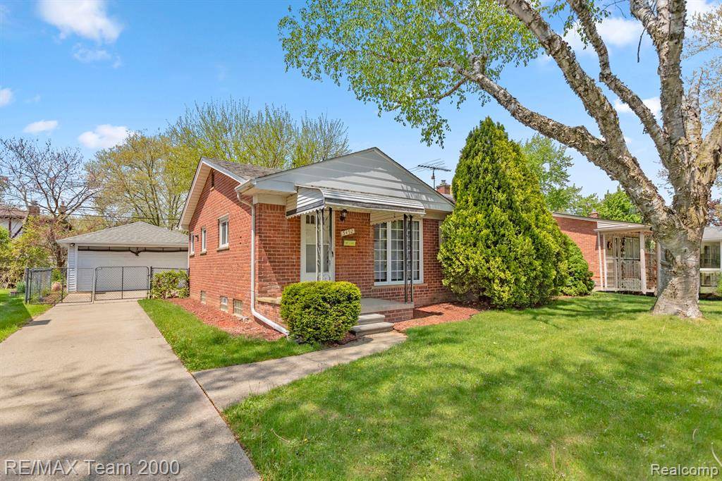 Dearborn Heights, MI 48125,5492 HEATHER Lane